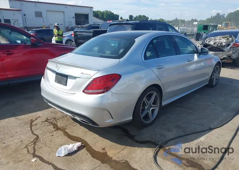 2016 Mercedes-Benz C 300 Sport 4Matic z USA, uszkodzony, nr VIN 55SWF4KB2GU099185